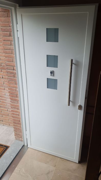 Puertas de aluminio para exterior en Barcelona - Aluminis Tècnics Barcelona