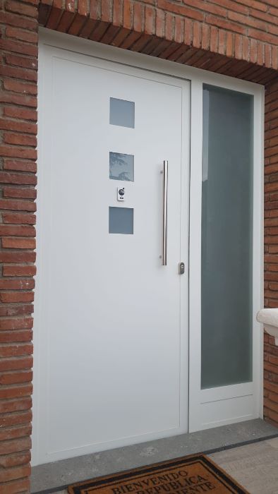 Puertas de aluminio para exterior en Barcelona - Aluminis Tècnics Barcelona