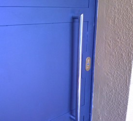 Puerta de entrada de hierr